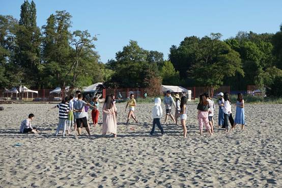 图片包含 树, 户外, 天空, 地面

已生成极高可信度的说明